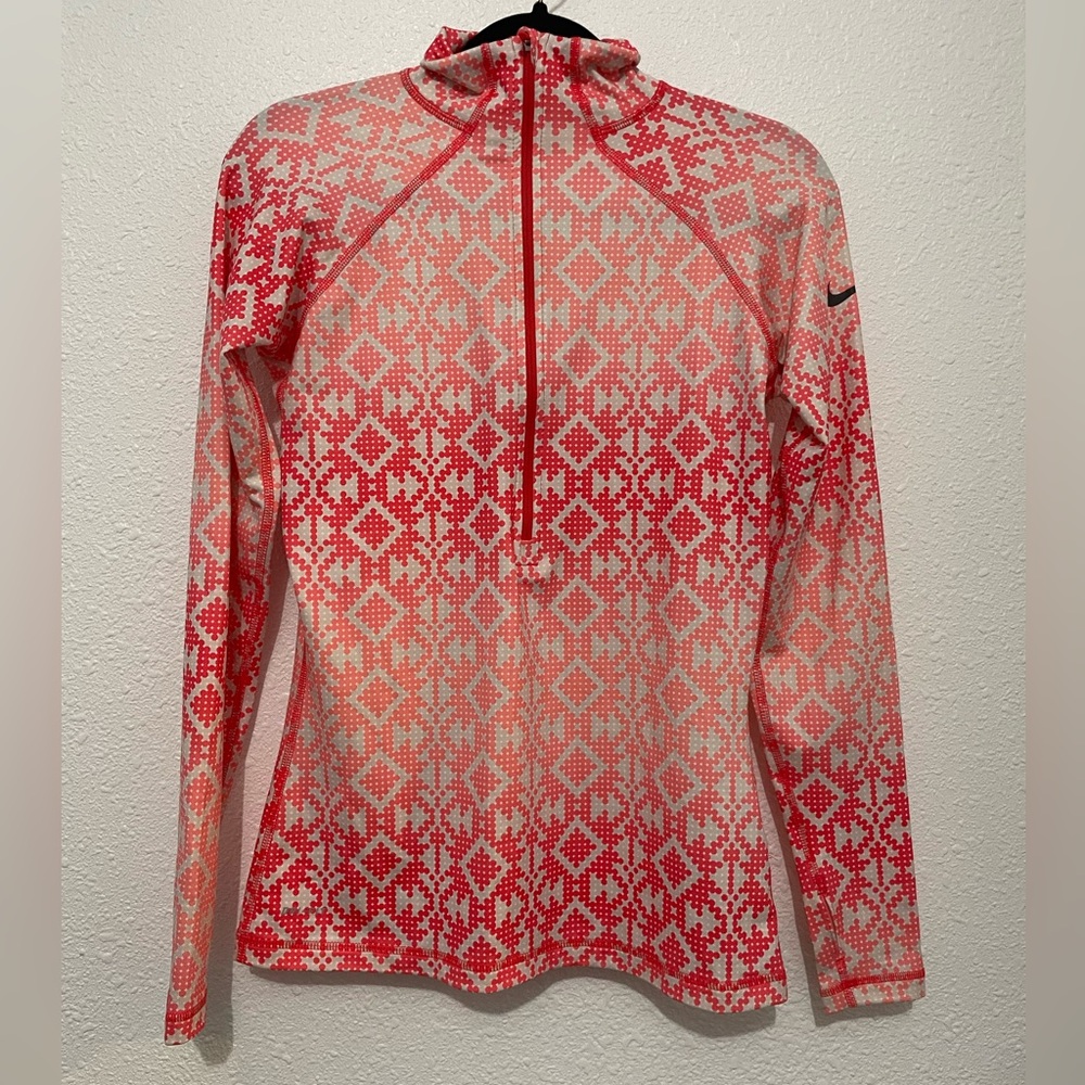 Nike Pro Womens M Pink Red Geometric Print Pullover HyperWarm Activewear Shirt